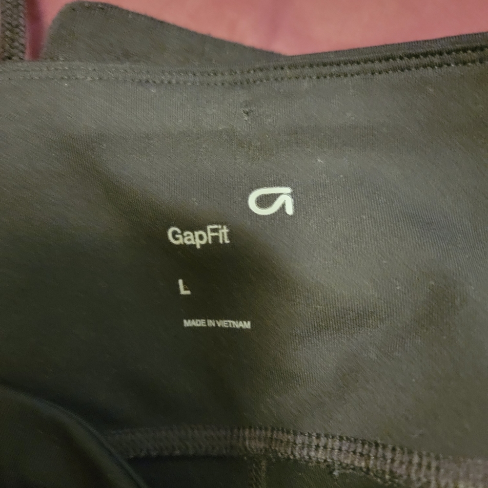 Gap - Picture 3 of 5